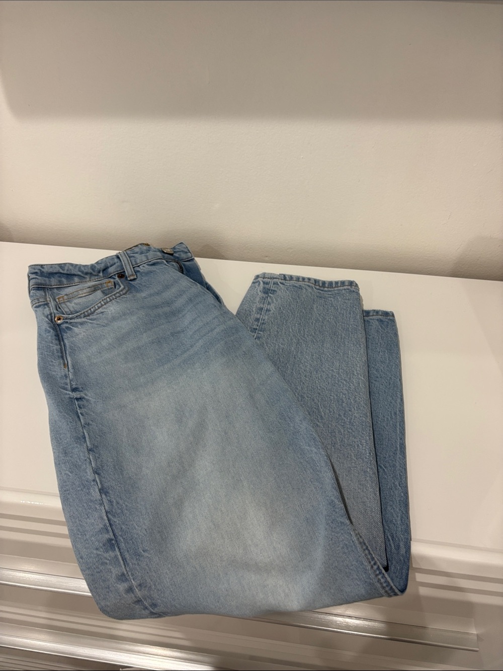 Light Women’s Classic Straight Jeans